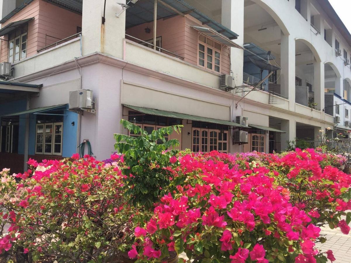 Anchana House Pantai Jomtien Bagian luar foto