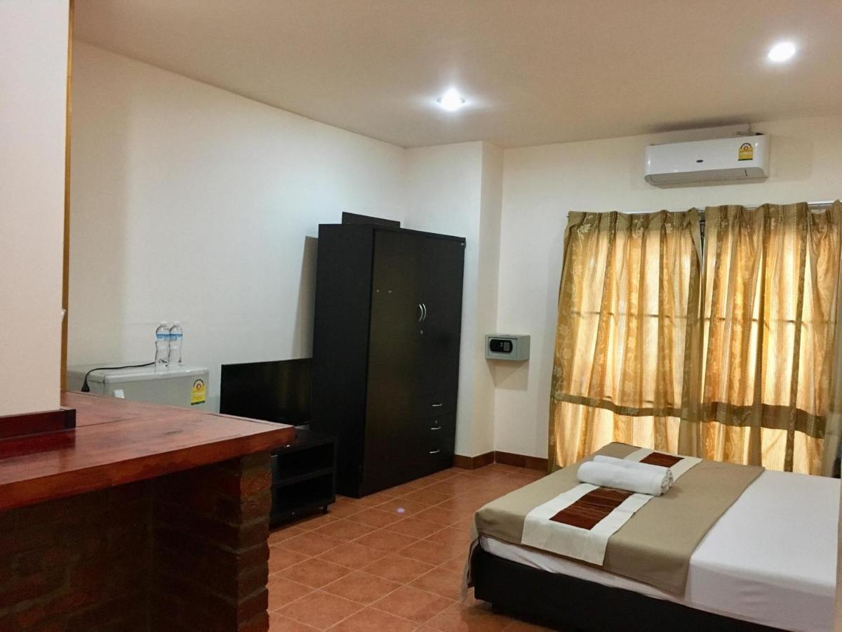 Anchana House Pantai Jomtien Bagian luar foto