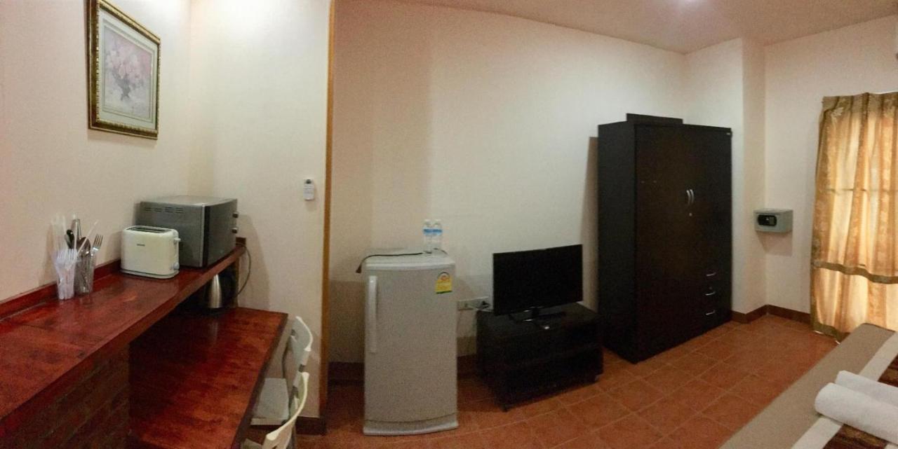 Anchana House Pantai Jomtien Bagian luar foto