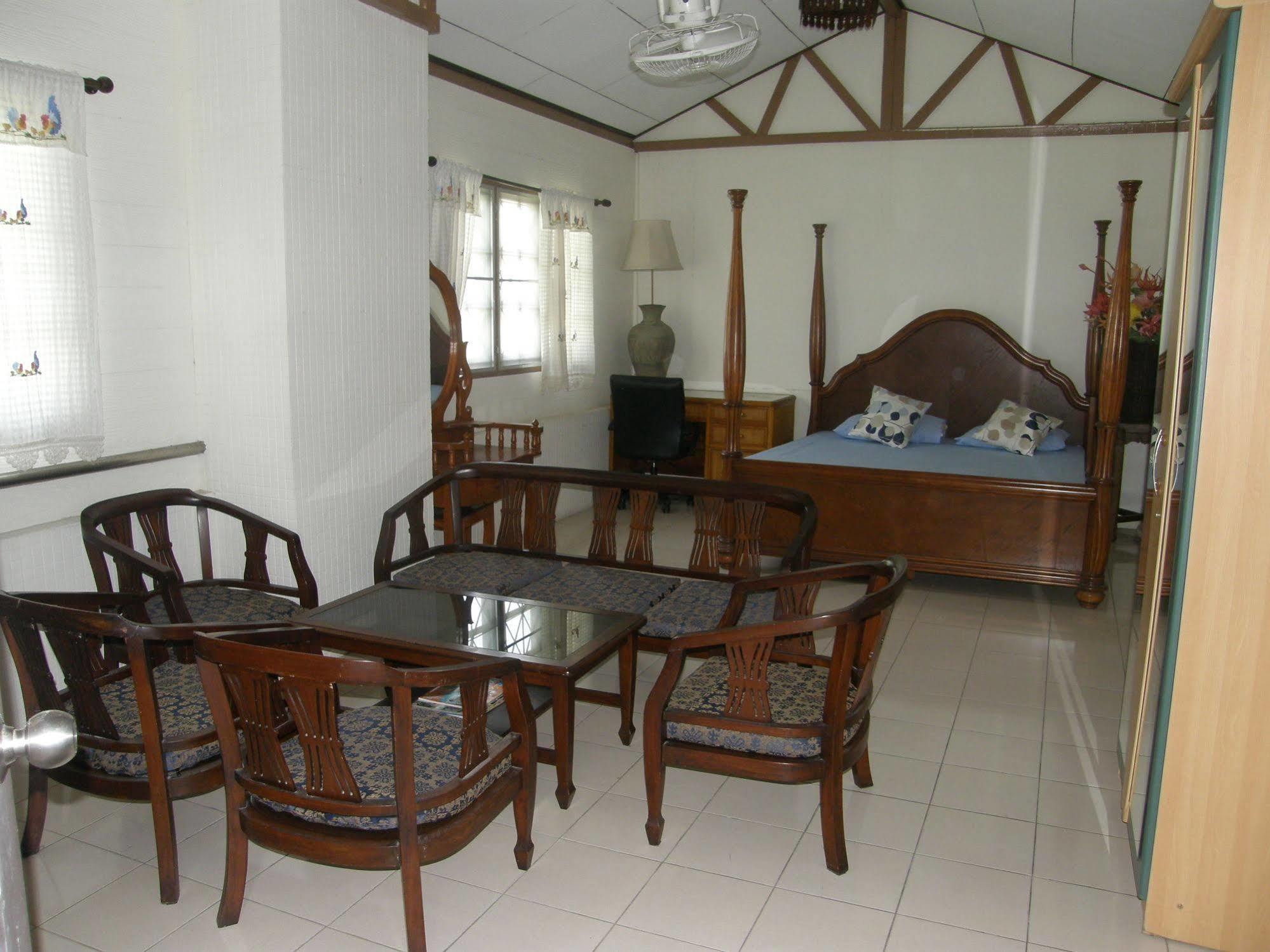 Anchana House Pantai Jomtien Bagian luar foto