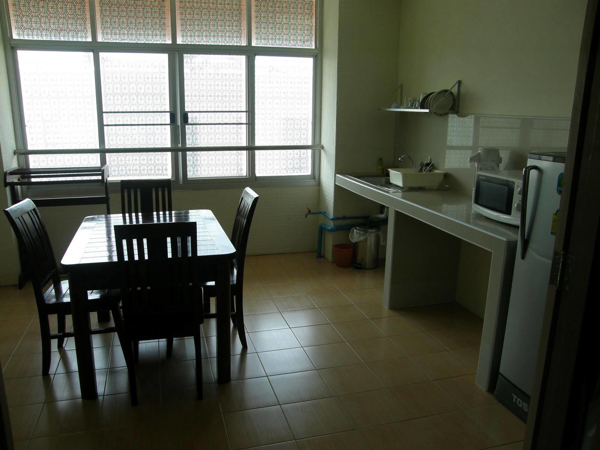 Anchana House Pantai Jomtien Bagian luar foto