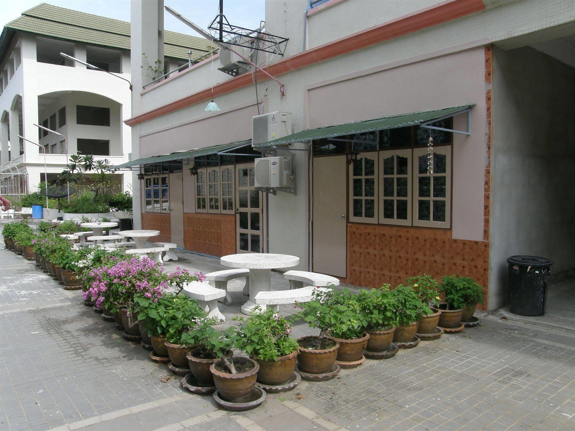 Anchana House Pantai Jomtien Bagian luar foto