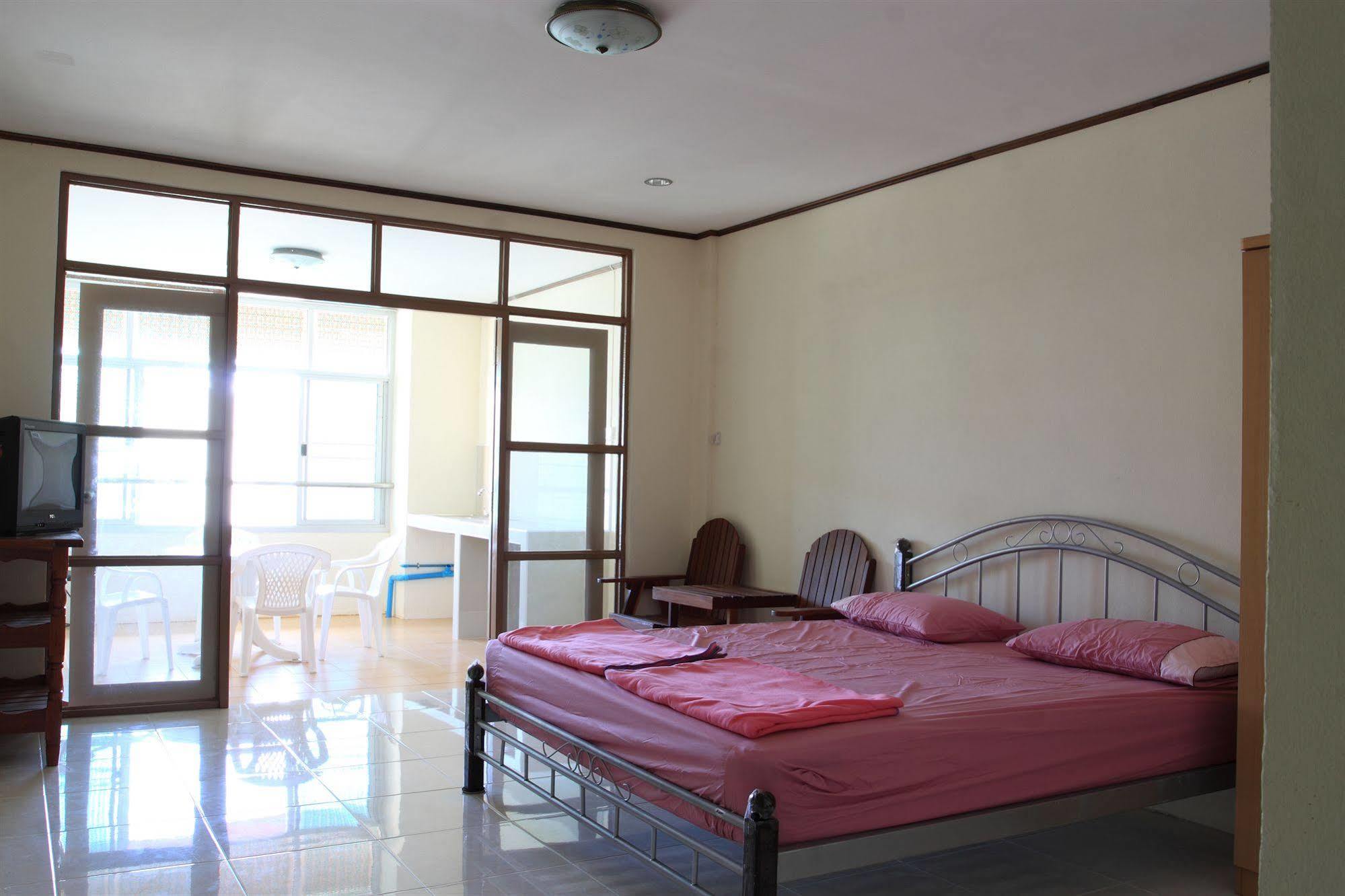 Anchana House Pantai Jomtien Bagian luar foto