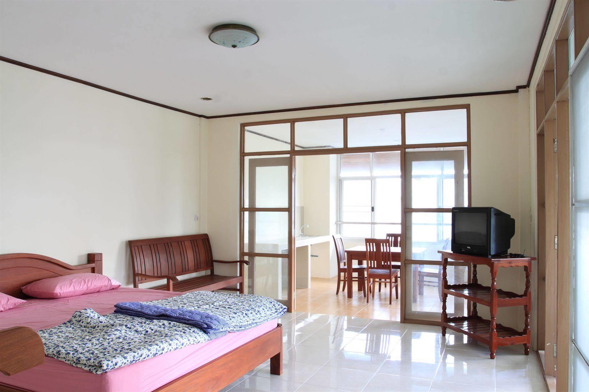 Anchana House Pantai Jomtien Bagian luar foto